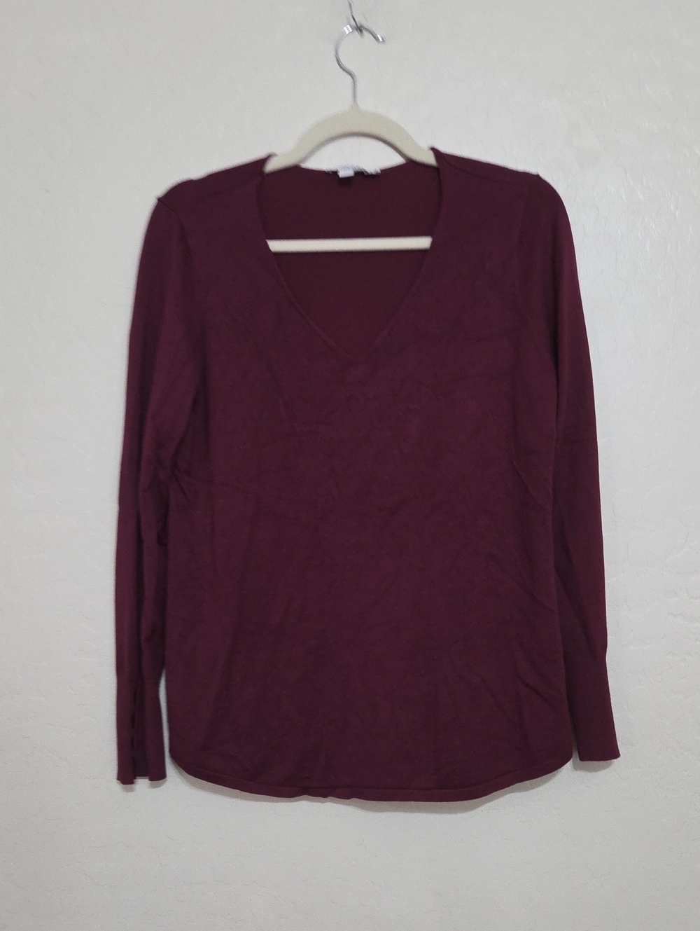 Chico's V-Neck Long Sleeve Top in Burgundy